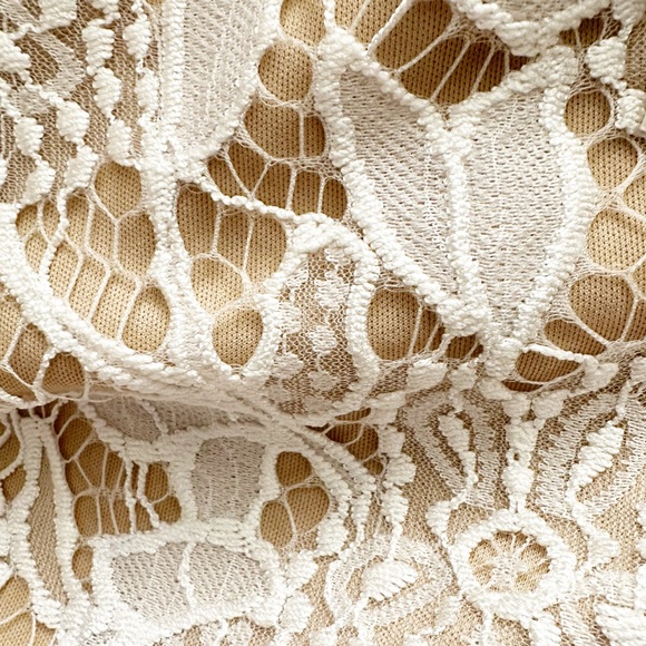 🎉HP🎉Lace Crop Top & Skirt Set Size Medium NWT - Picture 5 of 6